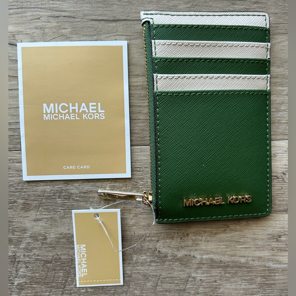 NWT Michael Kors Jet Set Travel Green Card Holder Multi